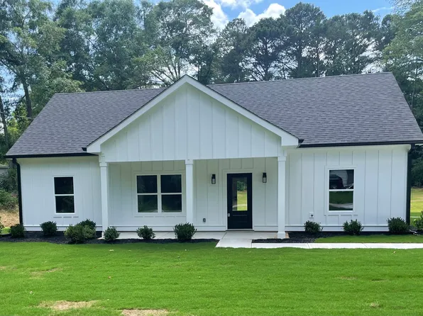 90 Baker Ln, Oxford, GA 30054