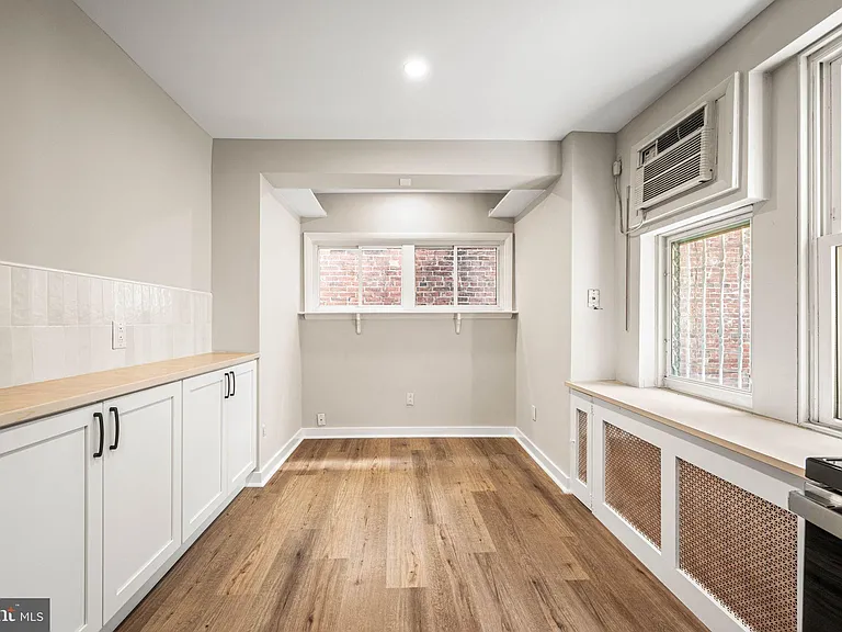 241 S 23rd St #2 — Photo 9