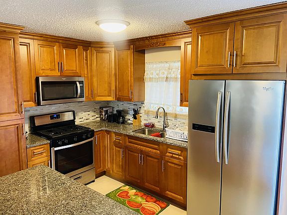 3rd image of 114 Estate Mount Pleasant Placement APT B-1