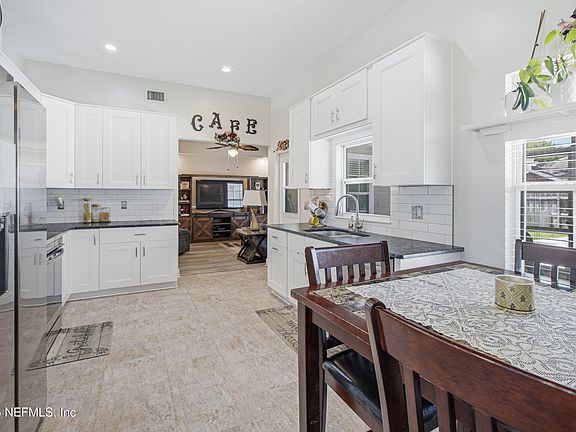 3rd image of 2028 CANYON RIM Place