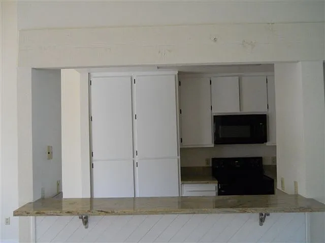 8604 Maple Grove Ct — Photo 2