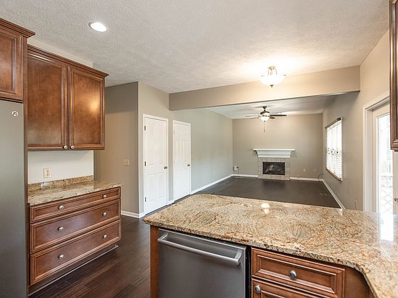 4th image of 12838 Fleetwood Dr S