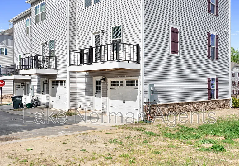 1814 Aspire St — Photo 8