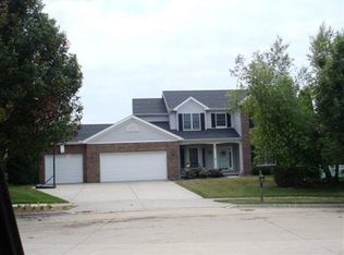 23 Cameron Ct, Bloomington, IL 61704