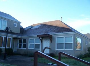 2438 NE Killingsworth St, Portland, OR 97211