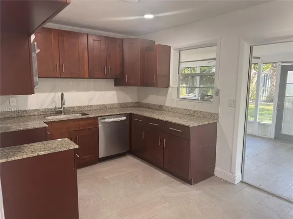 6430 SW 15th St, Pompano Beach, FL 33068