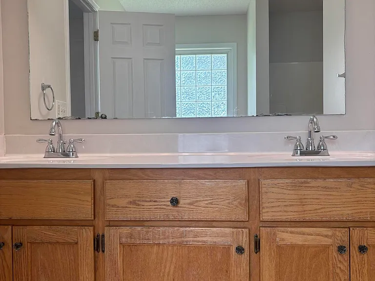 20 Walden Cir — Photo 34