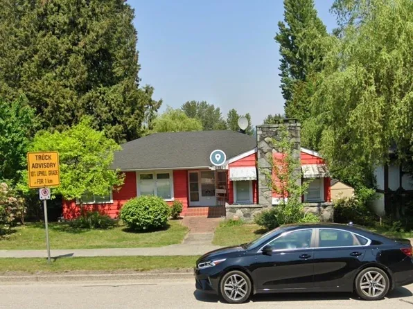 2214 Saint Johns St, Pt Moody, BC V3H 2A7