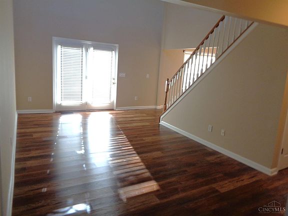 2nd image of 1901 S Pointe Dr