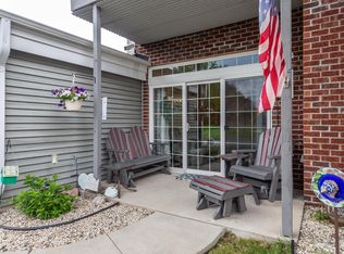 N16W26880 Wild Oats Dr E, Pewaukee, WI 53072