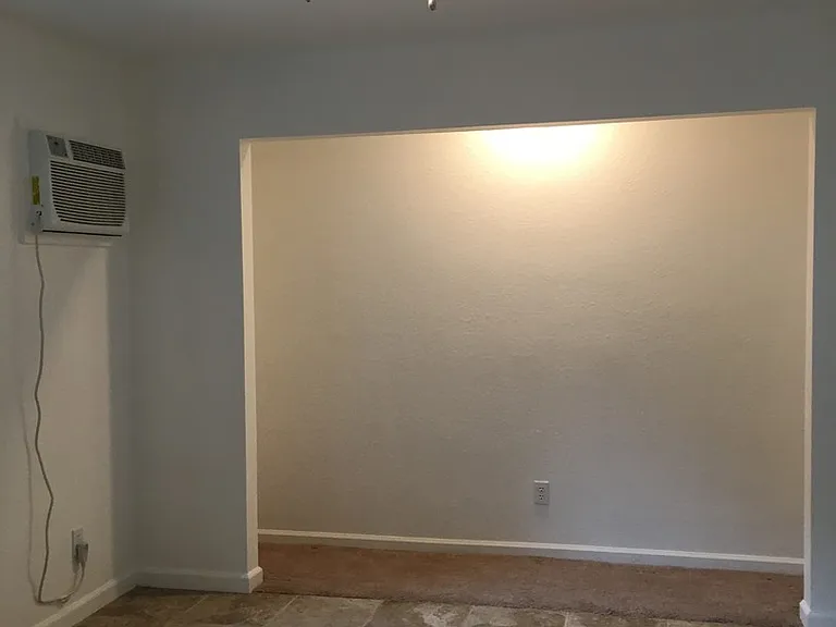 2913 Claudia Ct — Photo 10
