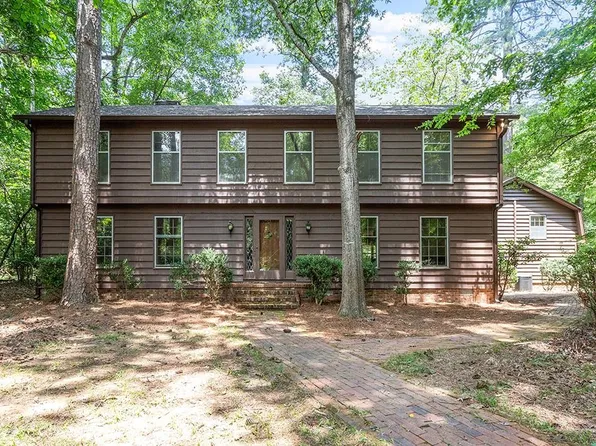 2152 Lakeshore Ct, Chapel Hill, NC 27514
