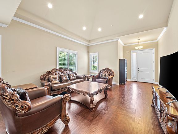3rd image of 5230 Myrtus Ave