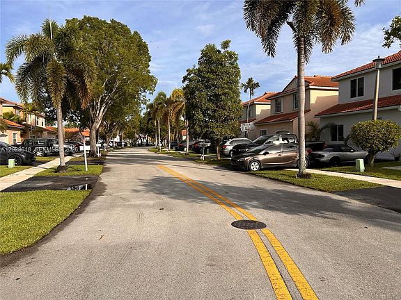 4th image of 17835 SW 10th Ct