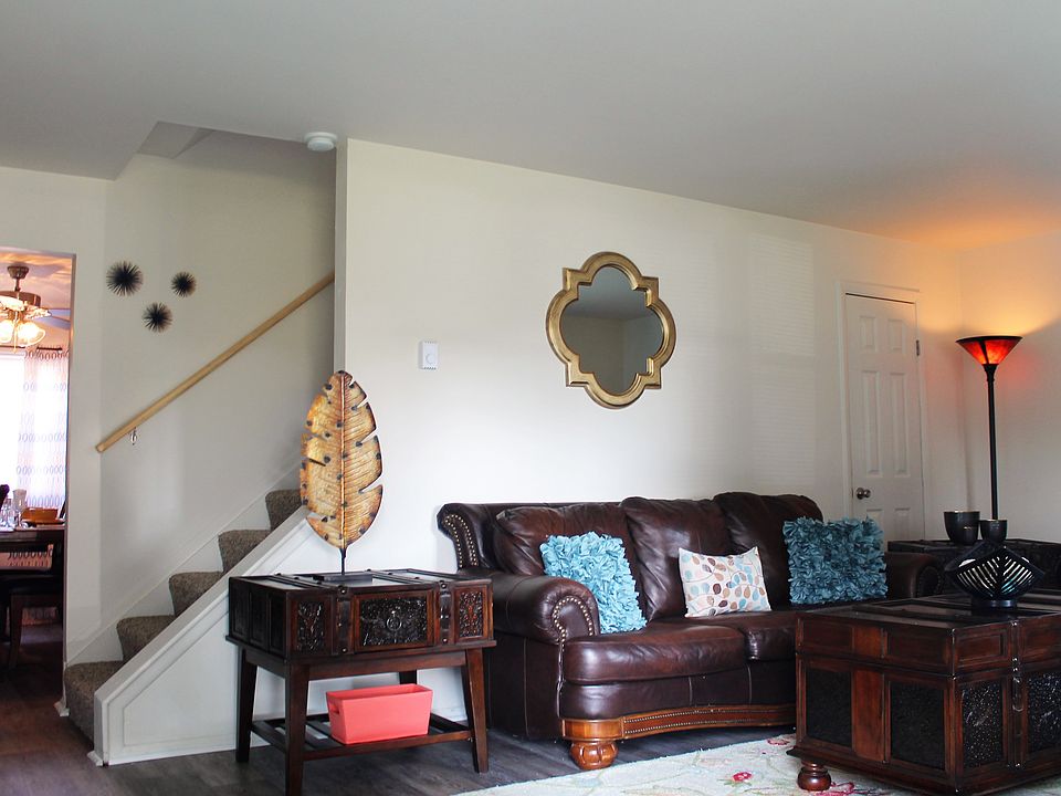 2nd image of 94 Andover Rd APT A