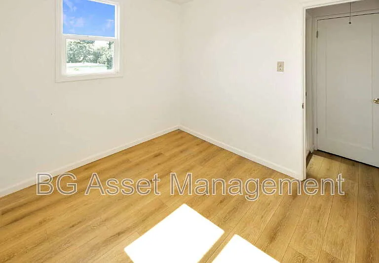 2039 Macarthur Blvd #10 — Photo 10