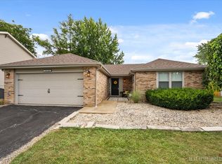 3484 Fox Hill Rd, Aurora, IL 60504