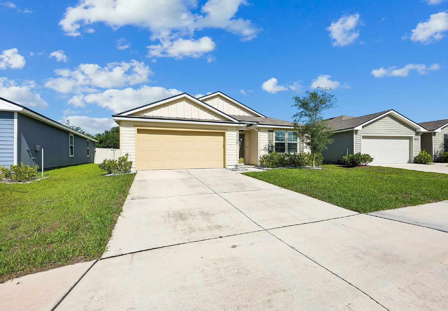 4 bed, 2.0 bath, 1861 sqft, $2,095 — Photo 2