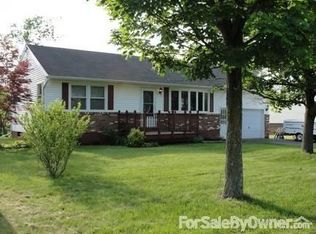 12 McDonald Dr, Cohoes, NY 12047