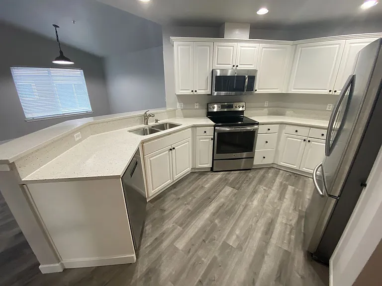 2173 Hammond Ave — Photo 3
