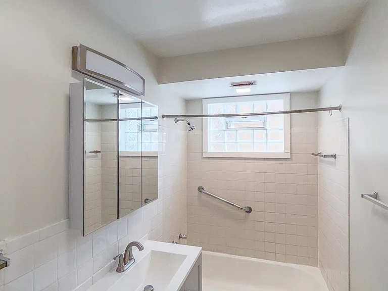9012 Lamon Ave #1W — Photo 7