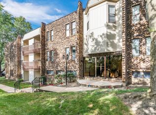 2210 Country Club Dr APT 2, Woodridge, IL 60517