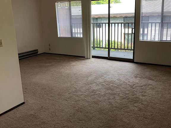 3rd image of 8815 23rd Ave NE APT 1