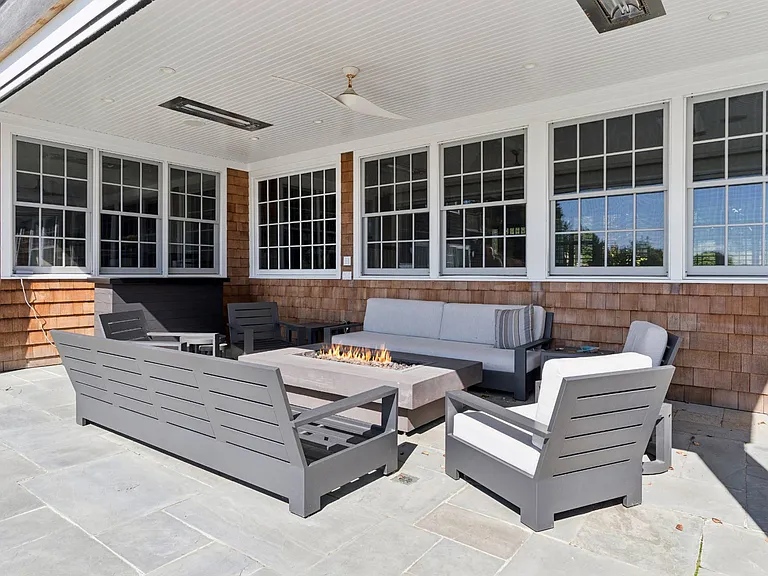 Mecox Bay Ln — Photo 33