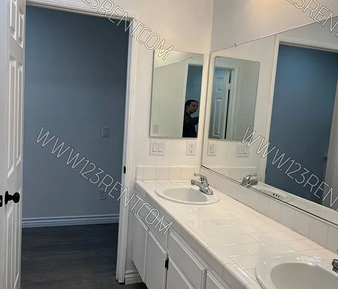 5640 W Avenue L4 — Photo 19