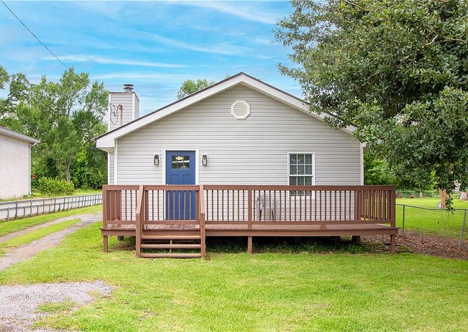 1st image of 297 Evangeline Rd