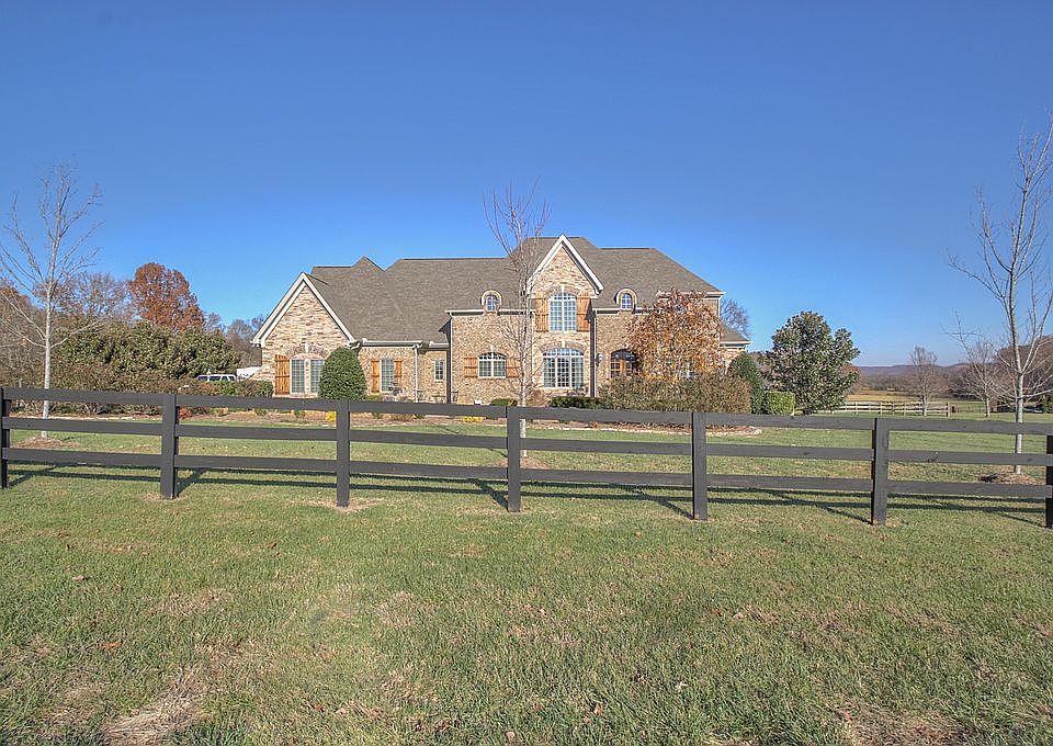 1st image of 105 Nestledown Ct