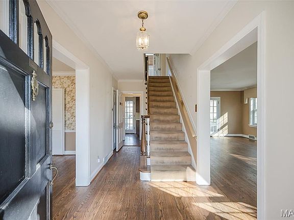 4th image of 1140 S Geyer Rd