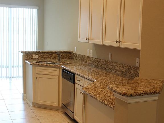 3rd image of 177 Hedgewood Dr