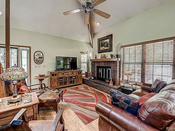 5th image of 8030 Holland Ct