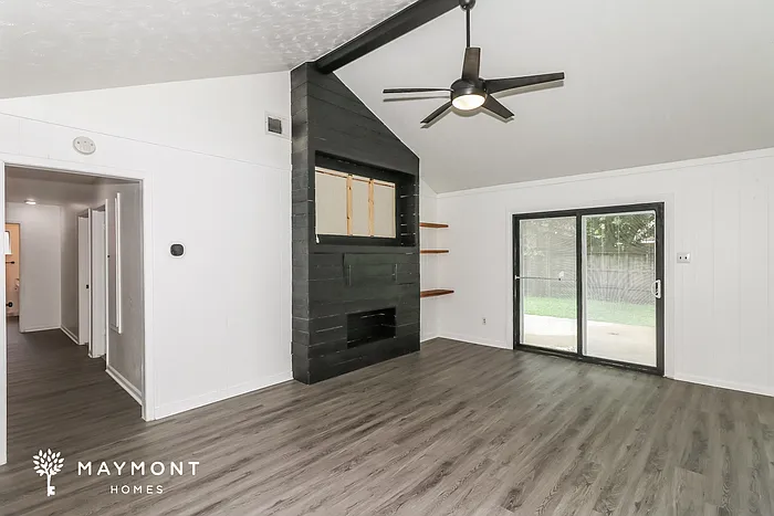 3 bed, 2.0 bath, 1720 sqft, $1,895 — Photo 3