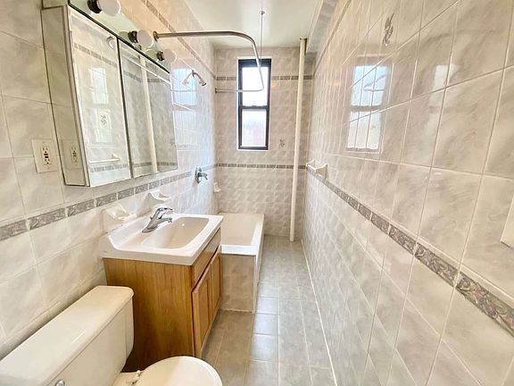 5th image of 301 W 22nd St APT 32