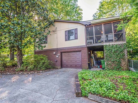 5th image of 2425 Southview Dr