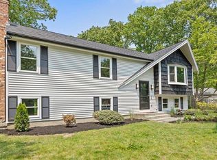 12 Barrows Ct, Norton, MA 02766