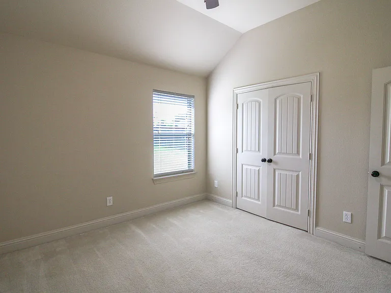 215 Wooded Creek Ave — Photo 20