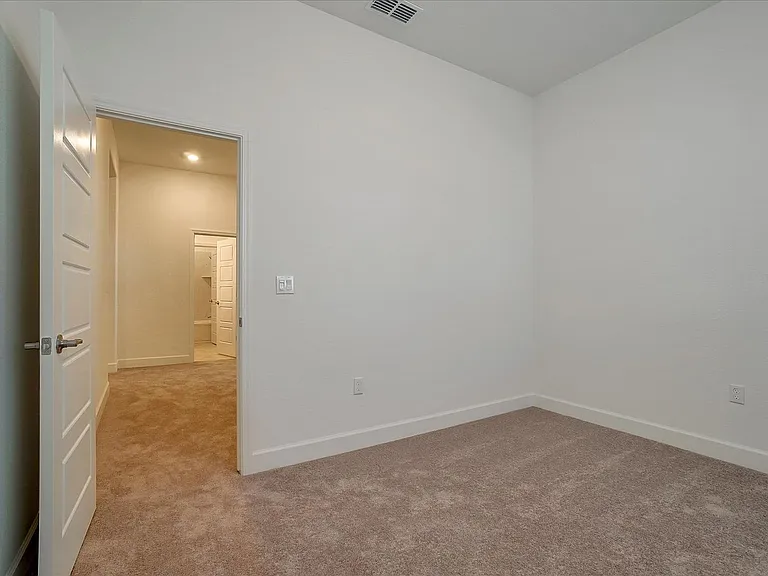 5937 Lakestone Dr — Photo 39