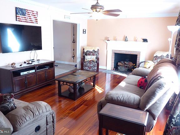 3rd image of 2805 Ambler Ct