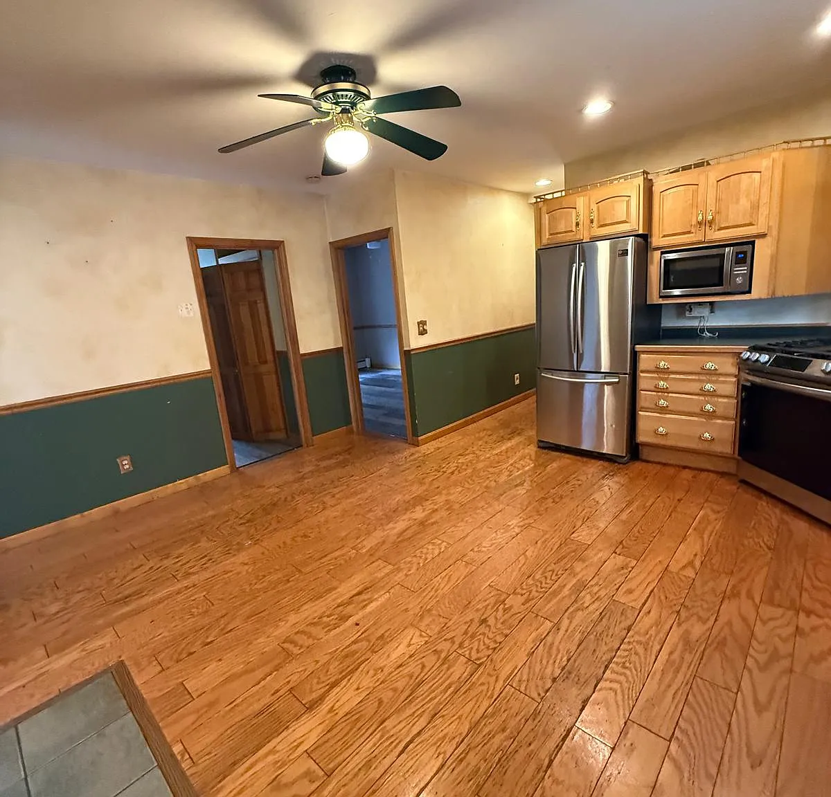 3 bed, 1173 sqft, $2,100 — Photo 3