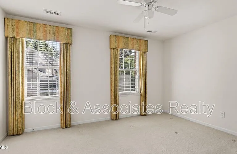 304 Nottinghill Walk — Photo 18
