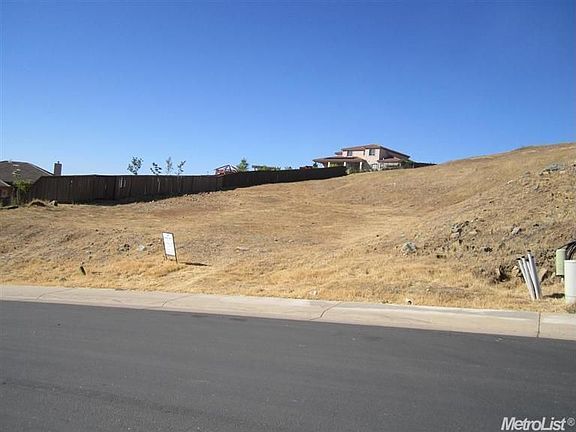 3rd image of 1684 Schillers Ct
