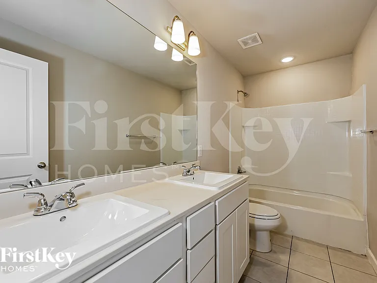 325 Niki Dr — Photo 12