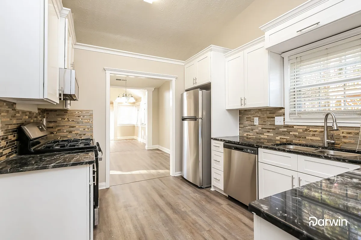 Building Photo - 2094 Crystal Lake Dr