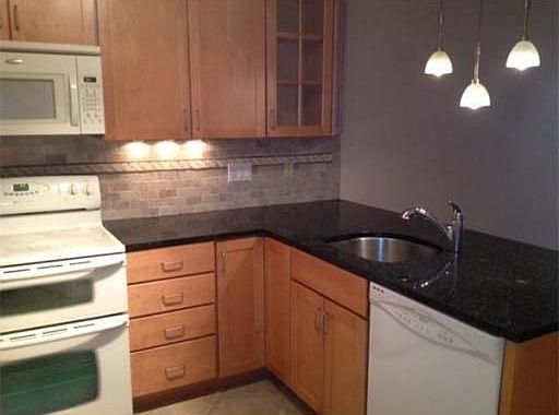 5th image of 781 Williamsburg Cir