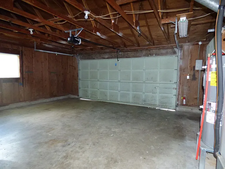 4824 Falcon Ct NE — Photo 39