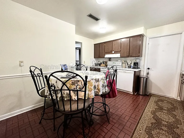 3137 Thistlehill Dr — Photo 15