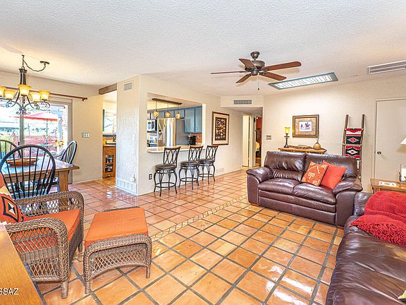 3rd image of 215 W Paseo Escondido